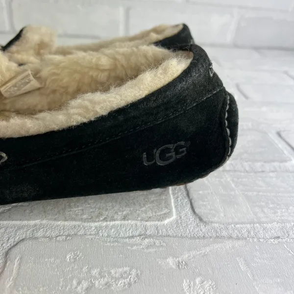 UGG‎ Ansley Moc Slippers Womens 9 Black Suede Sheepskin Slip On Cozy Loafer - Image 8