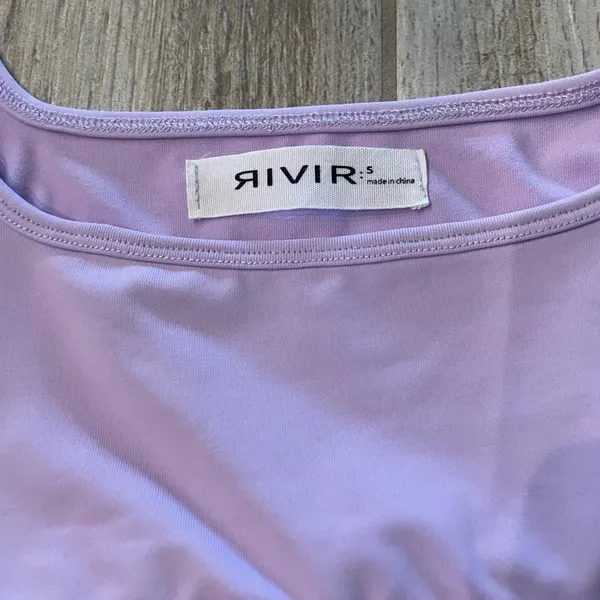 Square Neck Cropped Long Sleeve Workout Top - Image 6