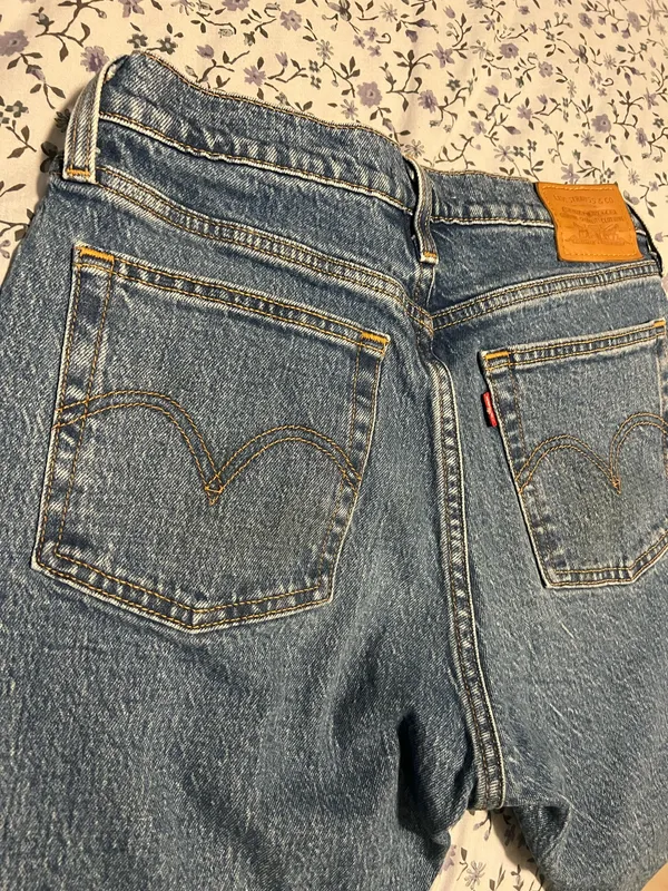 Levi’s Denim Medium Wash Jeans Wedgie Straight - Image 4