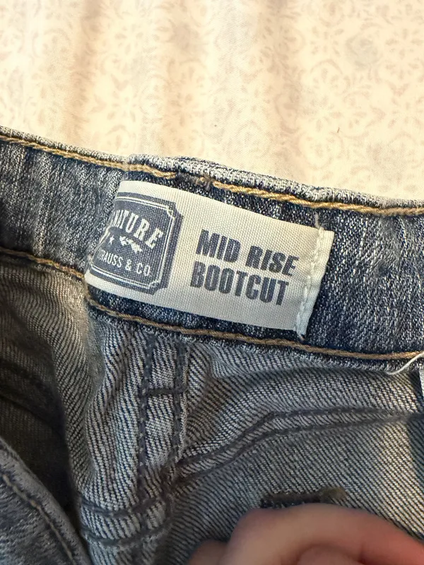 levi signature mid rise bootcut jeans - Image 4