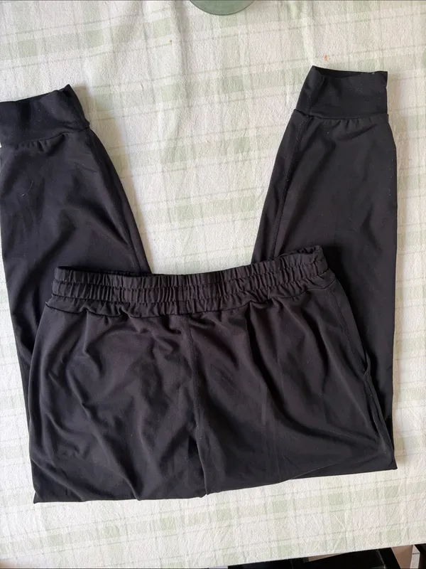 Vuori Black Athletic Jogger Pants with Drawstring - Image 5