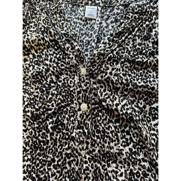 Old Navy Women Sz Small Leopard Print Popover Top Long‎ Sleeve Lightweight Shirt - Image 6