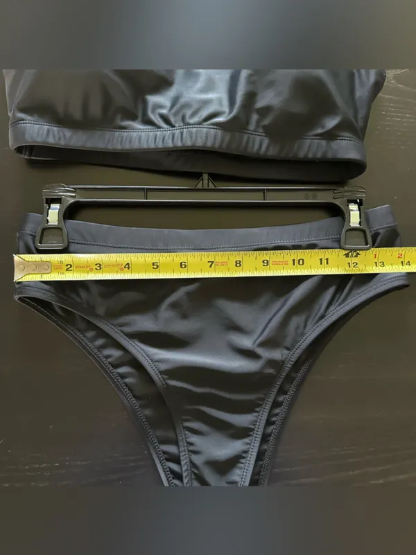 Amazon Black Two-Piece Bikini Set - Sporty Scoop Top & High-Cut Bottoms - Image 6