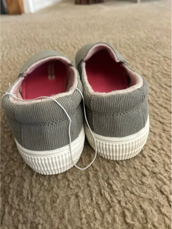C429 sneakers shoes comfy new unused 7.5 M - Image 4