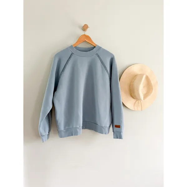 UGG | Classic Crewneck Whipstitch Sweatshirt in Blue | Sz M - Image 2