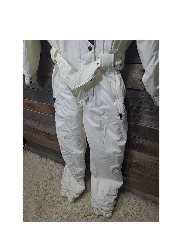 Profile Women’s pink and white ski suit - Image 3