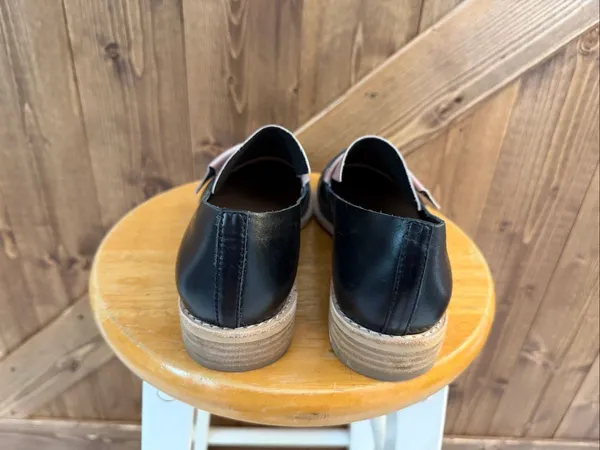All Black Leather Flatbow Cowman Loafers Black Pink EU 38 US 7.5-8 - Image 4