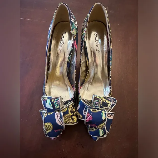 Torta Caliente floral size 8M heels - Image 2