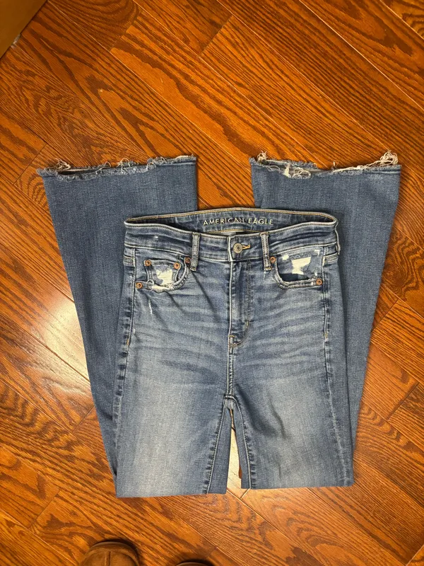American eagle super hi rise stretch flare jeans size 0 short - Image 3