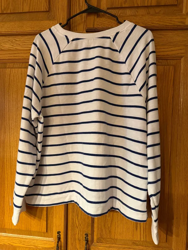 Joyspun white/navy striped sweatshirt in XL #stripes #cozy - Image 2