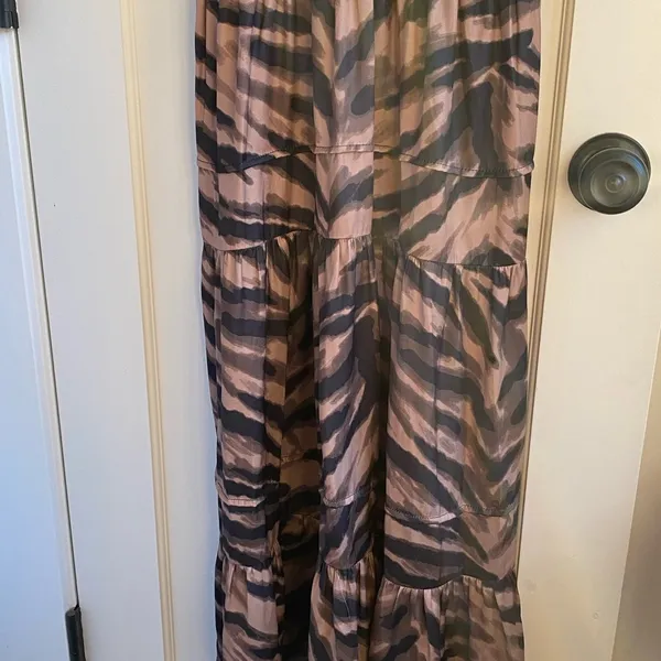 Felicite satin smocked tiger print dress size small. Vneck front and back. NWT - Image 3