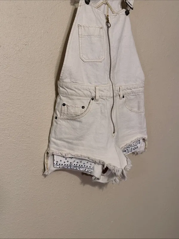 Free People We The Free sun kissed denim short overalls Size 4 - Image 4