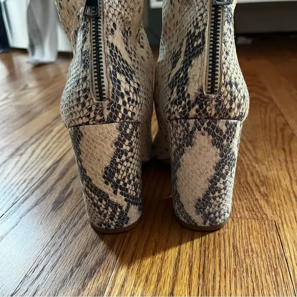 Steve Madden Snakeskin Neutral Booties Block Heel 6.5 Mob Wife Leather Beige - Image 6