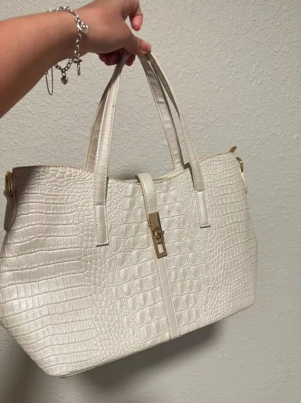 Elegant Cream Crocodile-Embossed Handbag - Image 3
