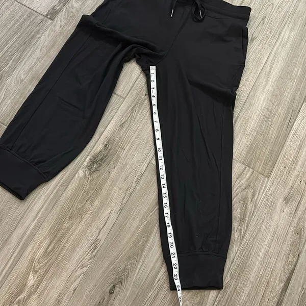 Lululemon joggers - Image 4