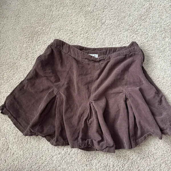Eyeshadow Brown Pleated Skirt - Image 3