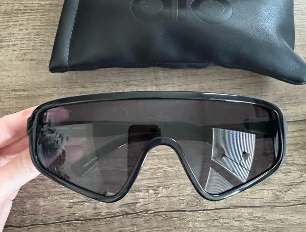 Alo Yoga Sunglasses - Image 2