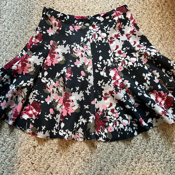 Abercrombie floral pleated mini skirt - Image 3