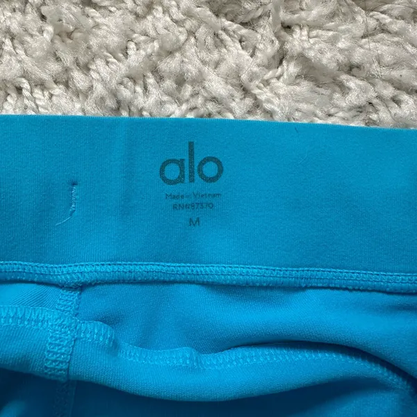 Alo Yoga Women's 7/8 High-Waist Checkpoint Leggings aqua blue size medium - Image 9
