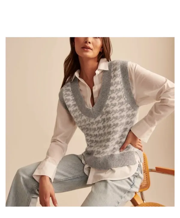 Abercrombie Gray and White Houndstooth Vneck Sweater Vest - Image 6