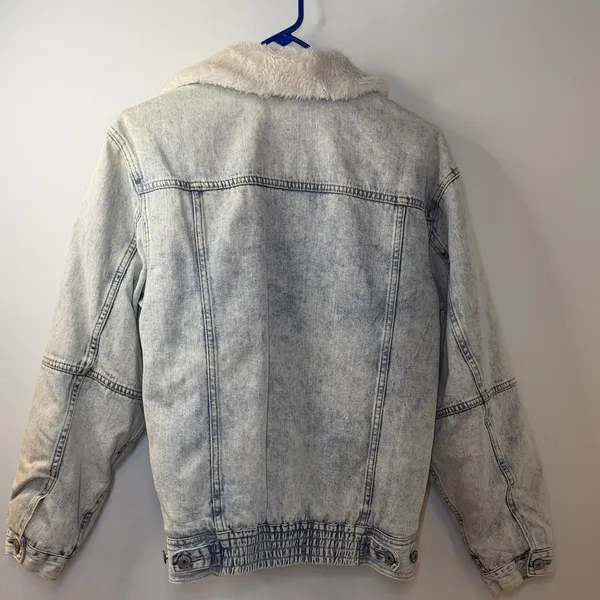 American Eagle Denim Jacket with Faux Fur Collar - Image 3