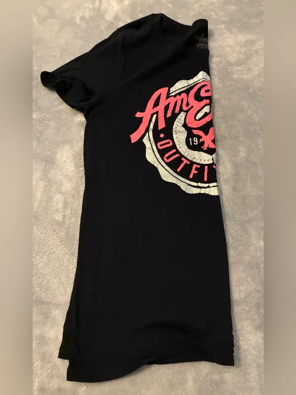 Women’s American Eagle Outfitters Black Graphic Logo Tee - Pink & White Size XL - Image 4