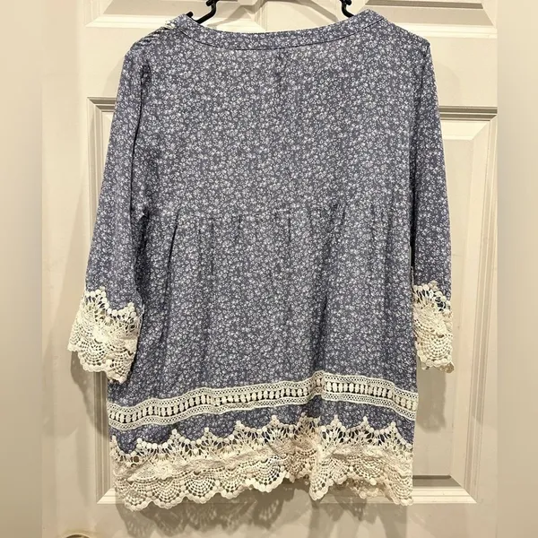 Entro Womens Blue‎ Floral Crochet Lace Trim Button Front Boho Blouse Small - Image 6