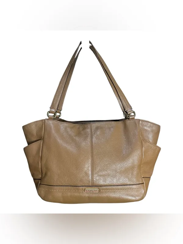 Coach British Tan Carrie Shoulder Tote with Brass Hardware Style F23284 - Image 7