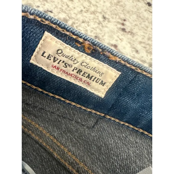 Levi's Premium Baggy Dad Jeans Womens 30x30 Mid Rise Wide Leg Medium Wash - Image 4