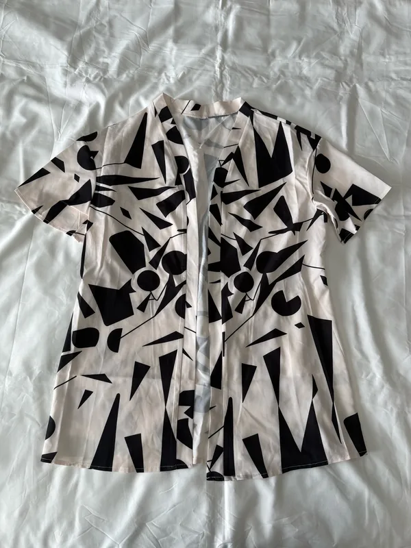Black And White Two-Piece Geometric Print Lounge Set - Image 3
