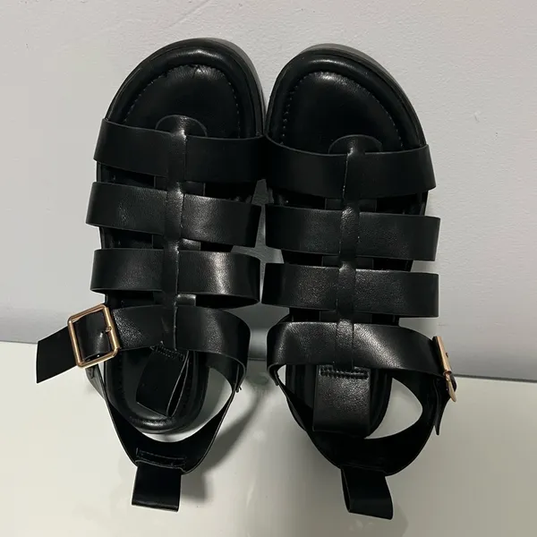 Cape Robbin Black Chunky Sandals - Image 4