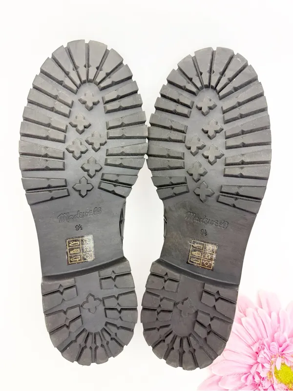 Madewell The Bradley Hardware Lugsole Loafer in Croc Embossed Leather True Black - Image 12