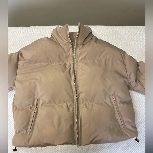 SOFT TAN PUFFER JACKET SMALL - Image 3