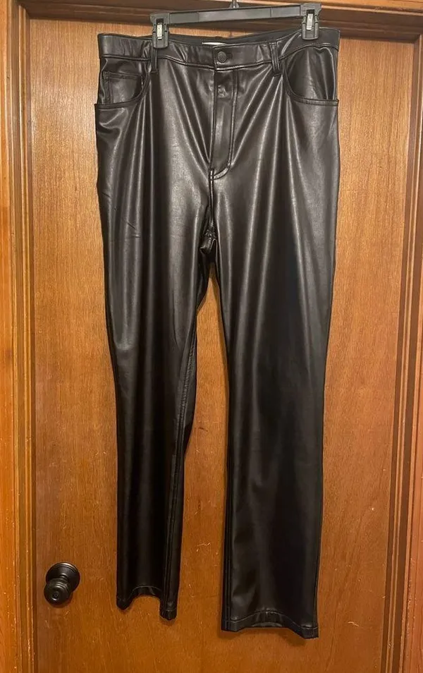 Abercrombie and Fitch Vegan Leather 90s Straight Pant - Image 5