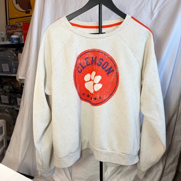 Colosseum Athletics womens Clemson sweatshirt. Size XL. Tigers, athletic, college sports - Image 7