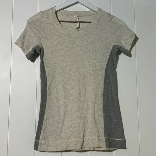 Lululemon Pima Cotton T Shirt Heather Grey Short Sleeve Athletic Size 2 - Image 2