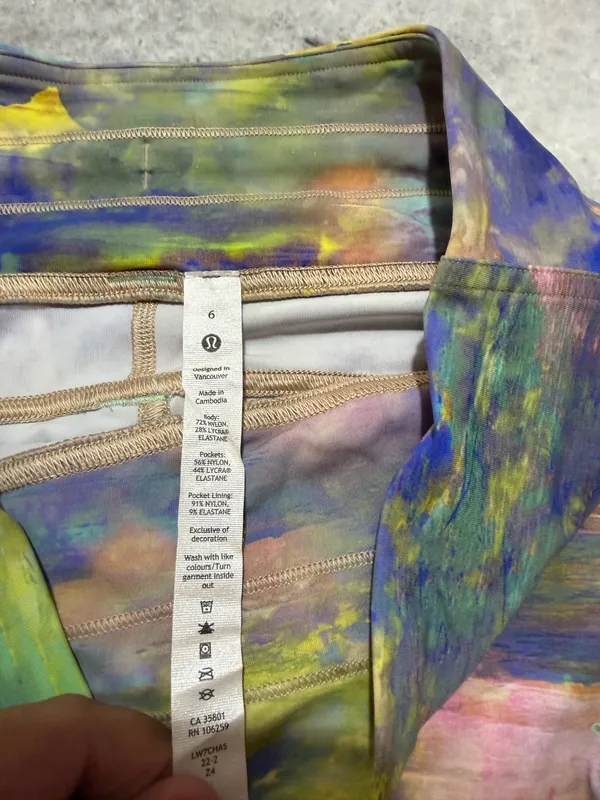 Lululemon Cargo Super-High-Rise Hiking Short 8" Size 6 - Image 3