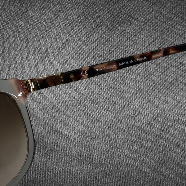 Yalea SYA078 Brown Gradient Cat Eye Sunglasses - Image 4