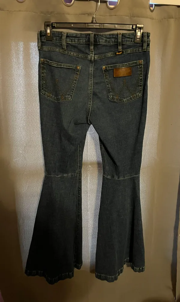 Wrangler WOMEN'S RETRO® BAILEY HIGH RISE TRUMPET FLARE JEAN - Image 2