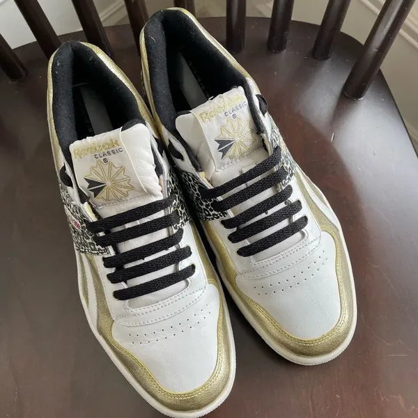 Reebok Gold Foil Leopard Print Sneakers Athletic Shoes 9.5 - Image 2