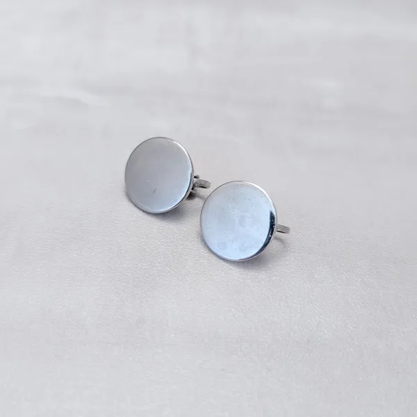 Vintage Clip On Earrings 5/8" Mirrored Silver Tone Disk - Marks - Fair Condition - Image 9