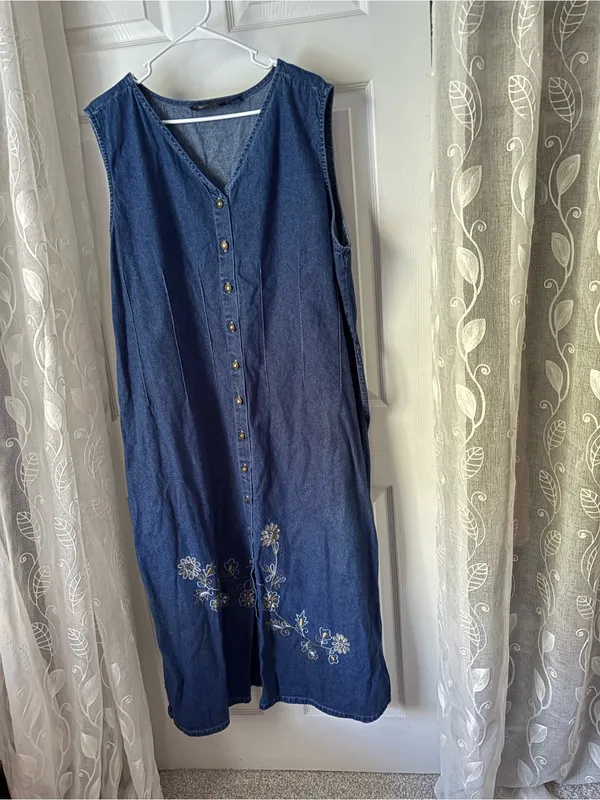 M. P. H. Vintage Denim Button-Front maxi Dress Floral Embroidery plus size 2X - Image 2