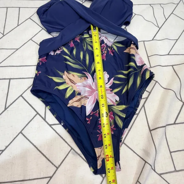 Cupshe One Piece‎ Swimsuit M Navy Blue Tropical Floral Wrap Halter Cutout NWT - Image 6