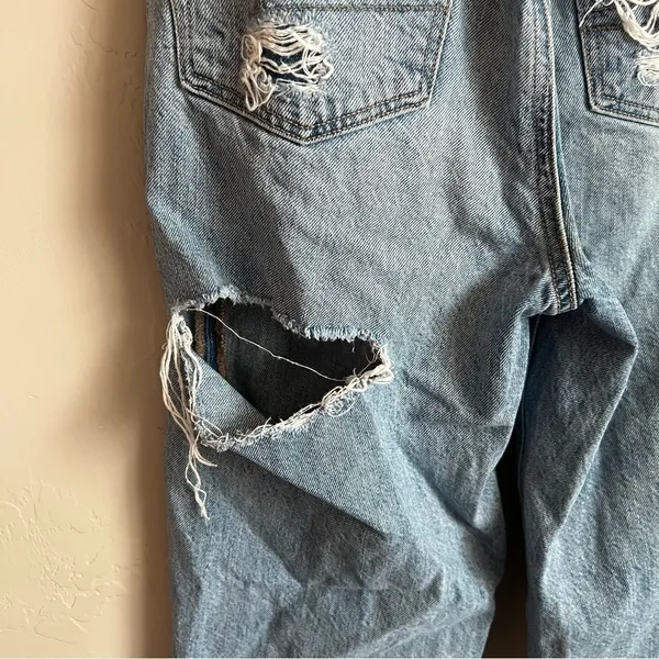 AEO Relaxed Mom‎ Jean Distressed Denim Jeans - Image 9