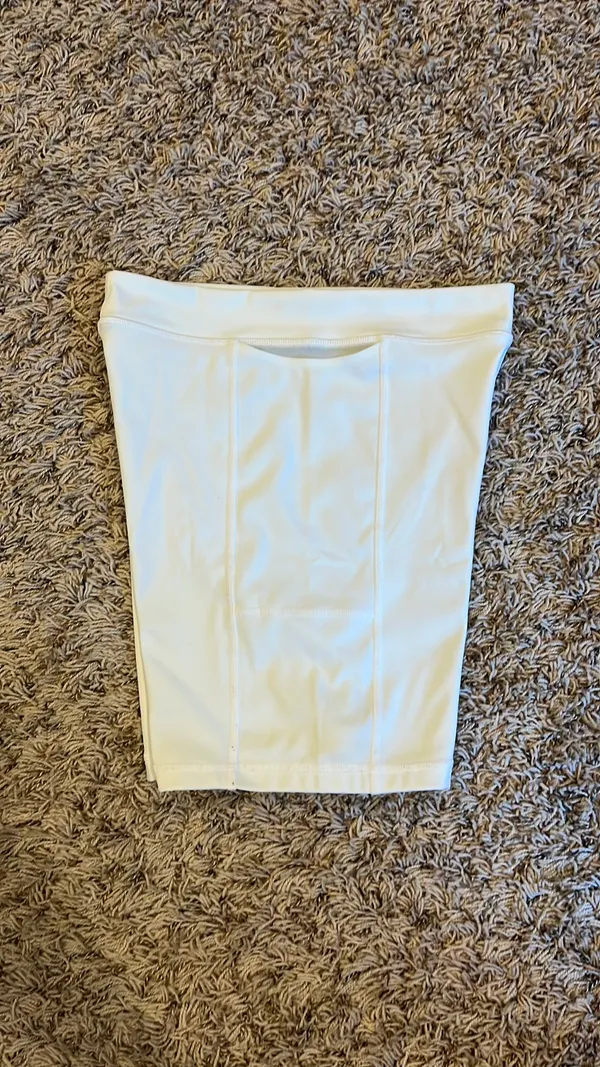 OFFLINE by Aerie high rise white biker shorts no front inseam, side pockets - Image 3