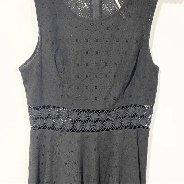 Free People‎ Size 4 Black Fitted With Daisies Fit and Flare Dress - Image 3