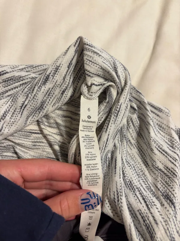 Lululemon tank top - Image 4