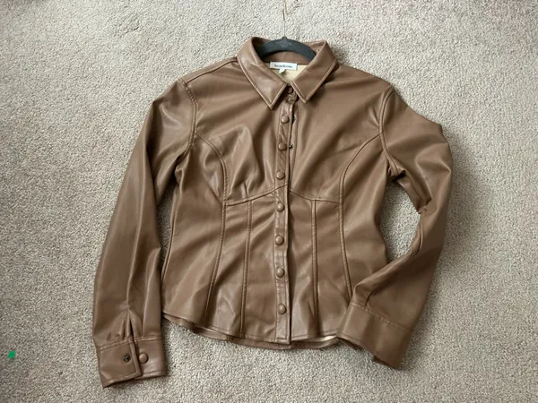 Heartloom Delancey Top In Coco-Faux Leather- Sz Small - Image 8