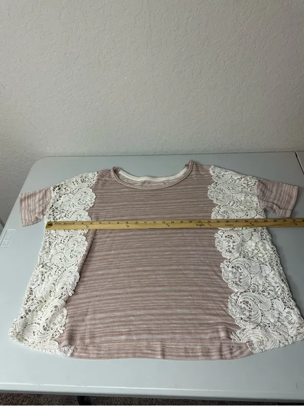 Free People We the Free Boho Cottage Floral Crochet Side Panel Blouse Size Large - Image 6