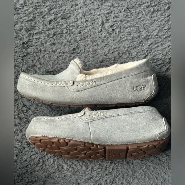 UGG Ansley water resistant suede slippers size 7 - Image 10